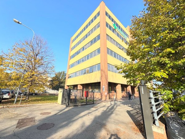 ufficio in vendita a Bologna in zona Centro Storico