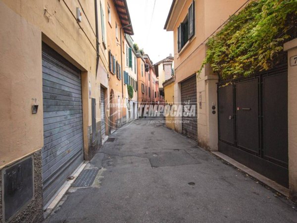 locale commerciale in vendita a Bologna in zona Centro Storico