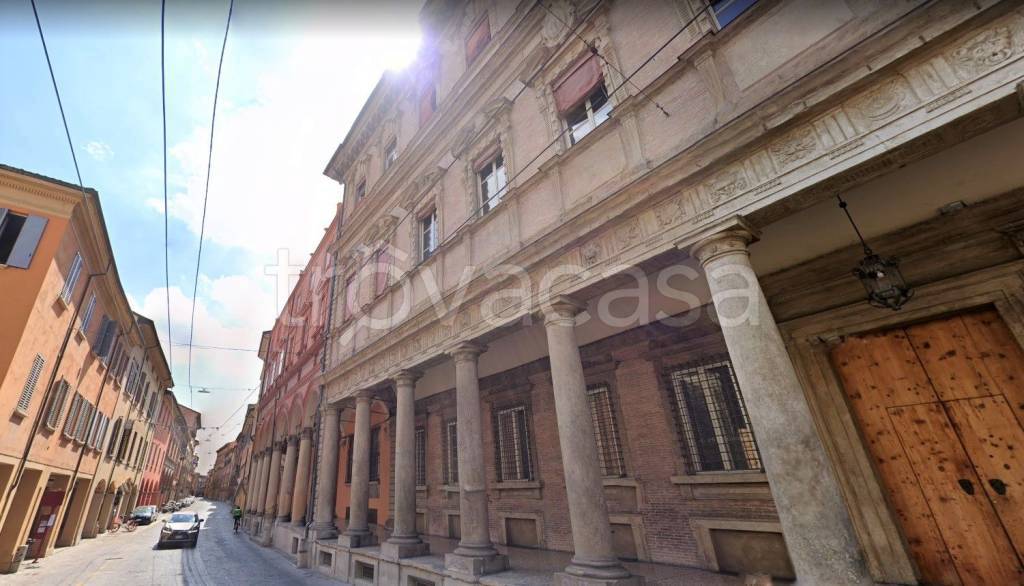 quadrivano in vendita a Bologna in zona Santo Stefano