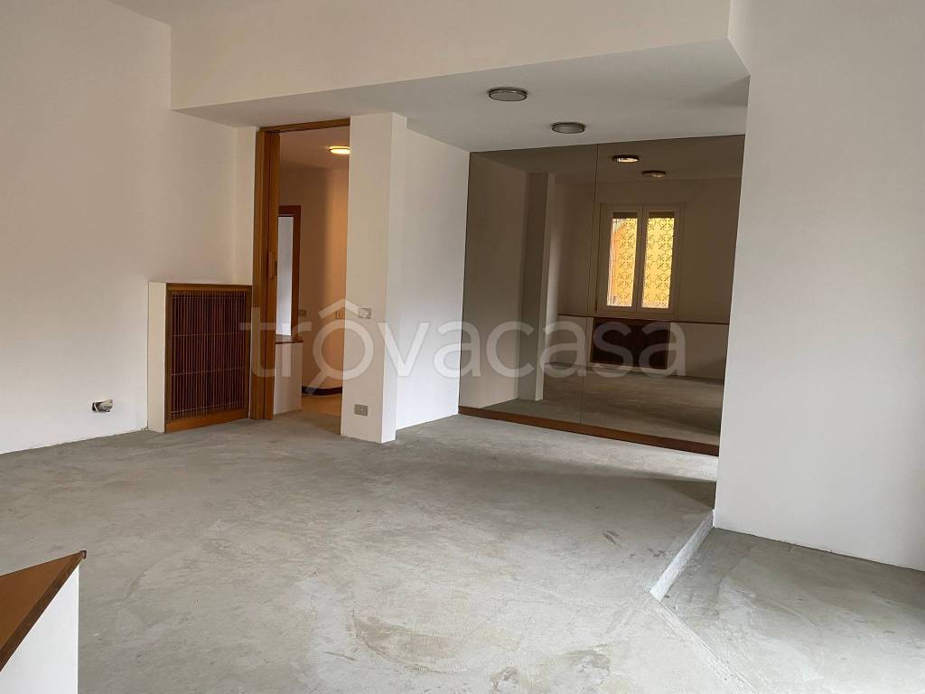 appartamento in vendita a Bologna in zona Santo Stefano