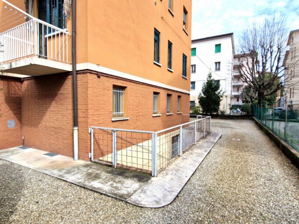 locale di sgombero in vendita a Bologna in zona Borgo Panigale