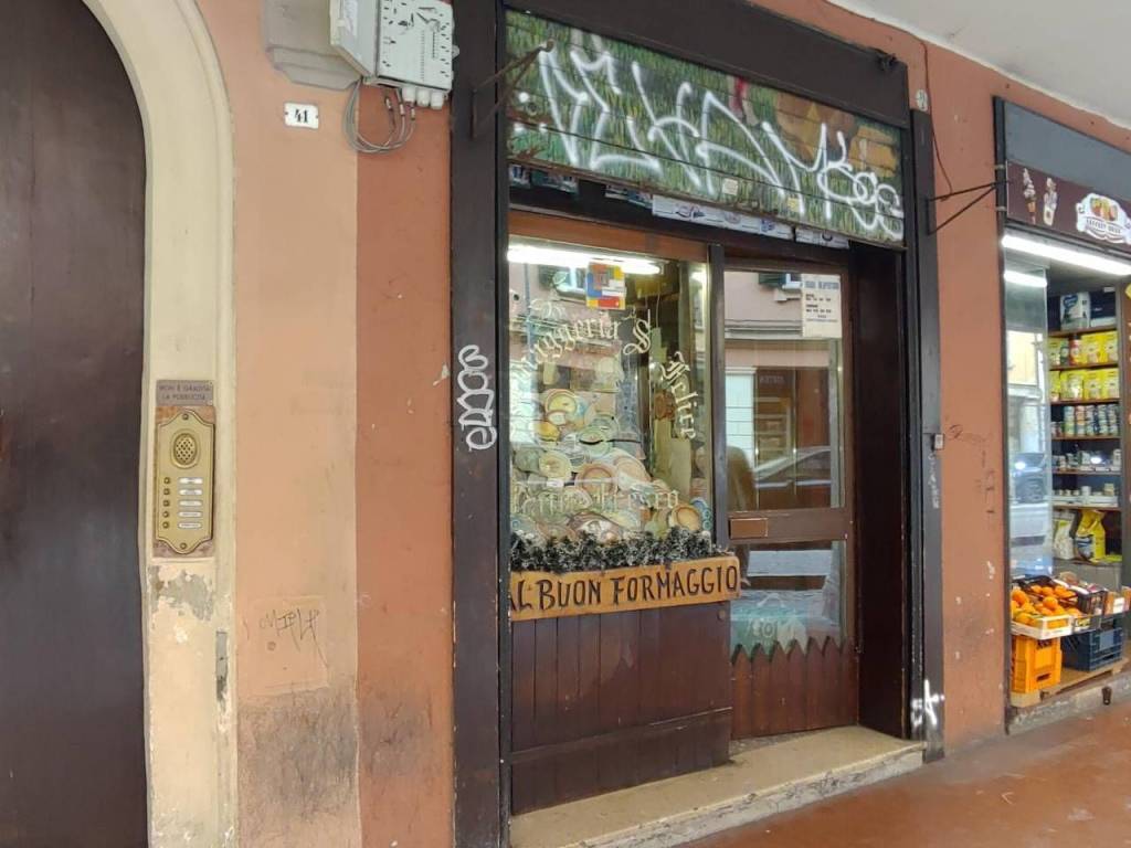 negozio in vendita a Bologna in zona Centro Storico