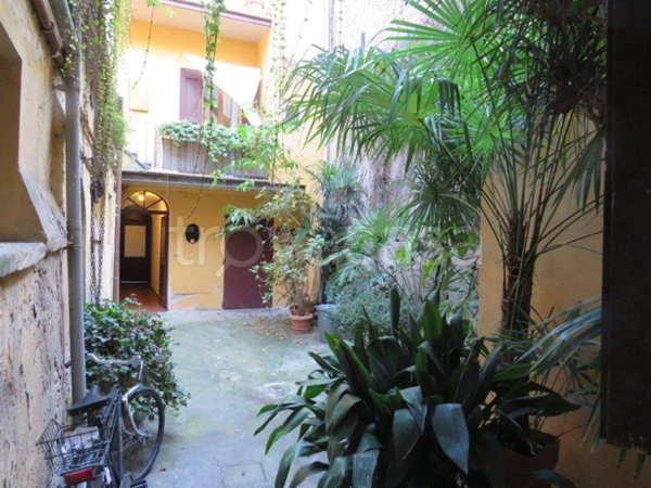 appartamento in vendita a Bologna in zona Santo Stefano
