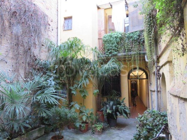 appartamento in vendita a Bologna in zona Santo Stefano