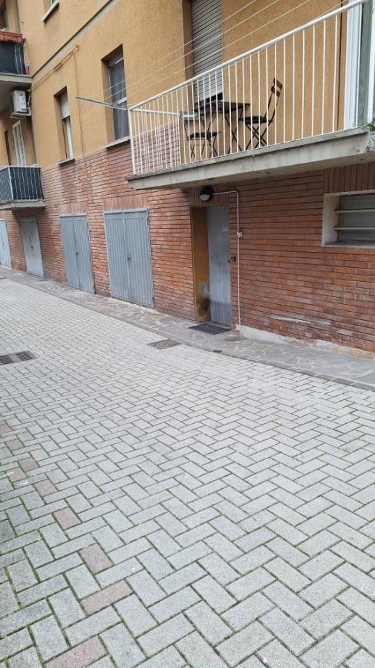 negozio in vendita a Bologna in zona San Donato