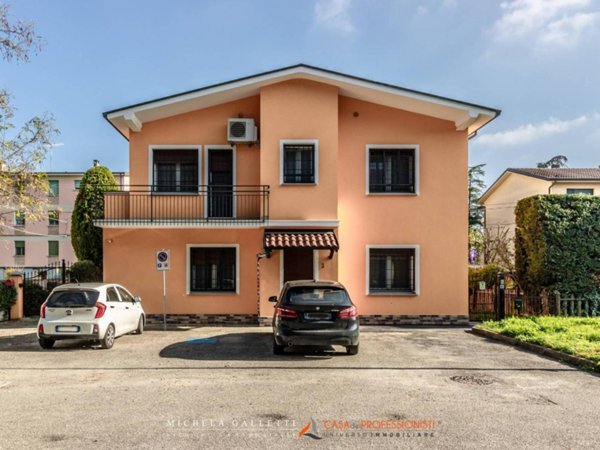 casa indipendente in vendita a Bologna in zona Centro Storico