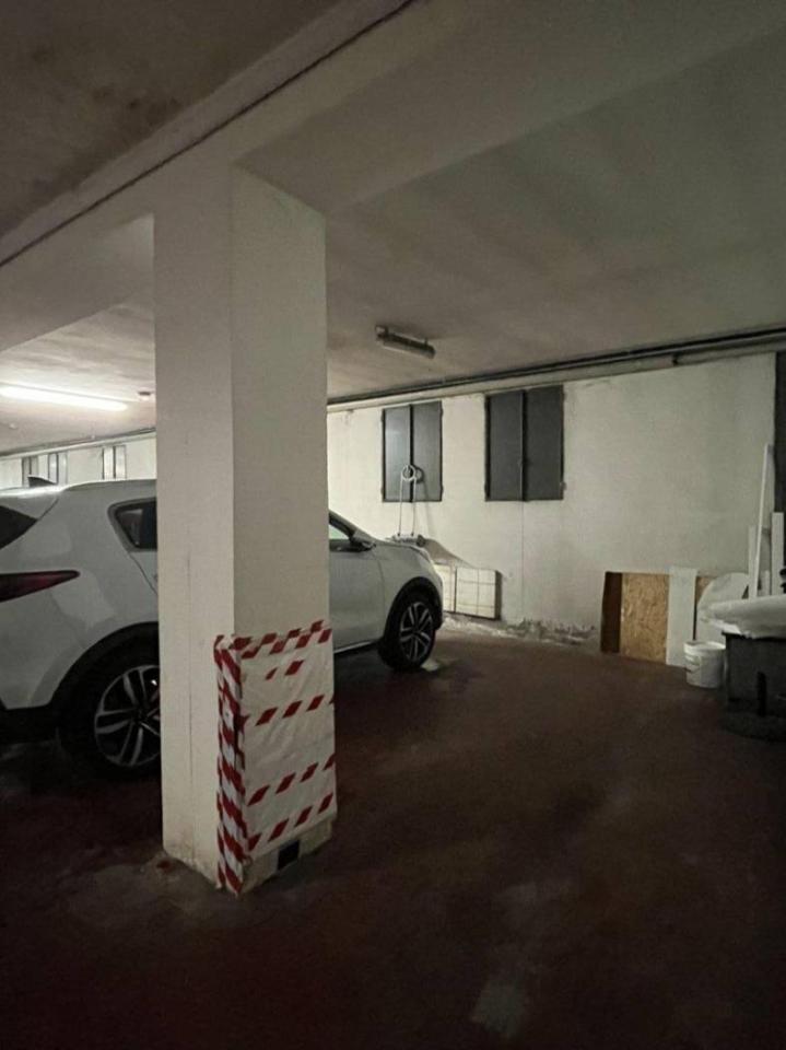 negozio in vendita a Bologna in zona Santa Viola