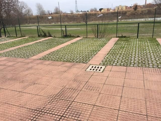 negozio in vendita a Bologna in zona Aeroporto