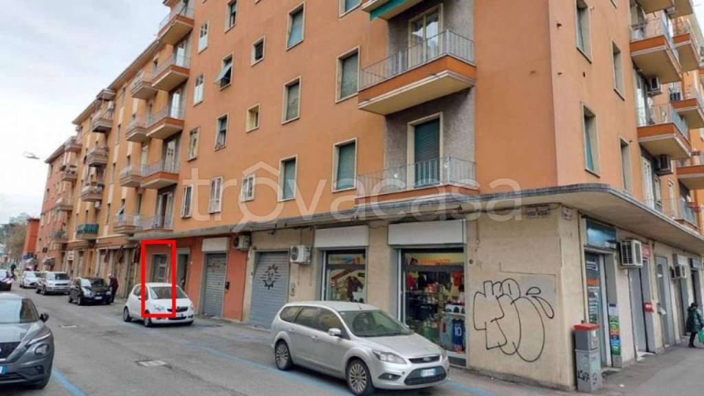 negozio in vendita a Bologna in zona Bolognina