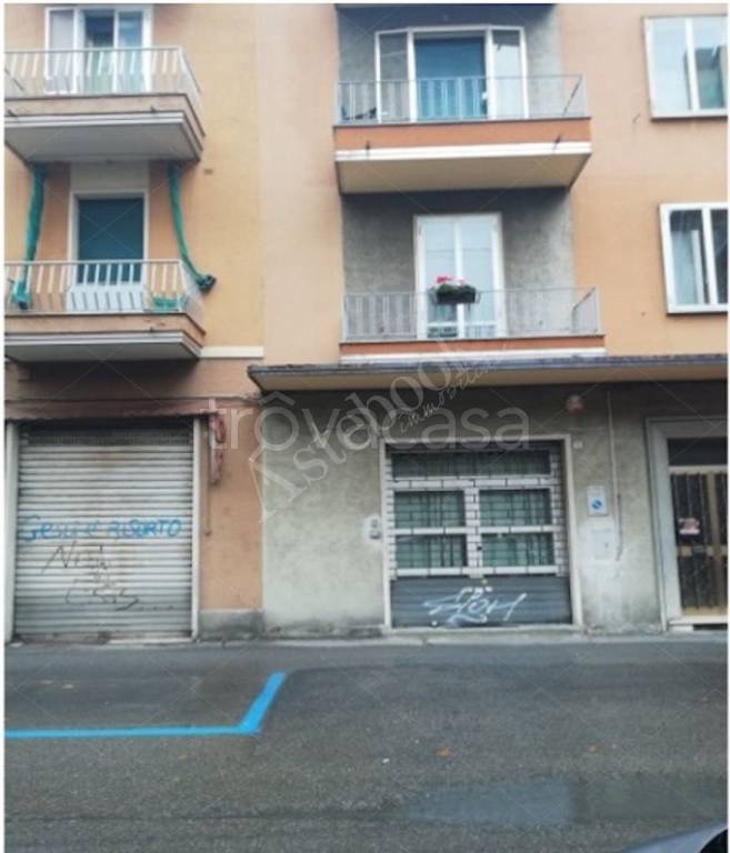 negozio in vendita a Bologna in zona Bolognina