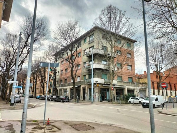 appartamento in vendita a Bologna in zona Saffi