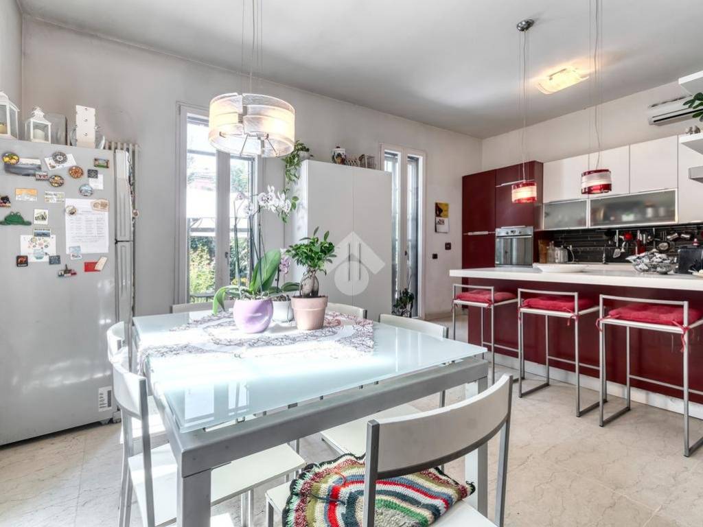 casa indipendente in vendita a Bologna in zona Bolognina