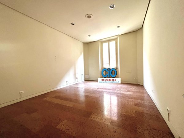 ufficio in vendita a Bologna in zona Centro Storico
