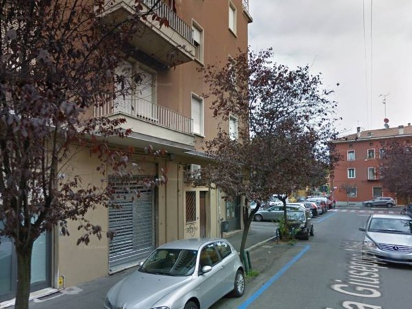 negozio in vendita a Bologna in zona San Vitale