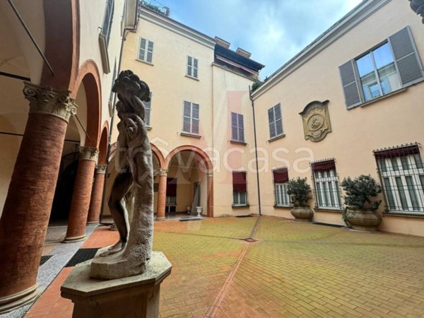 quadrivano in vendita a Bologna in zona Santo Stefano