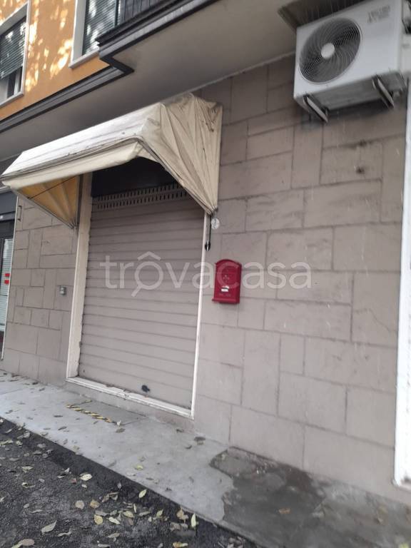 negozio in vendita a Bologna in zona Saffi