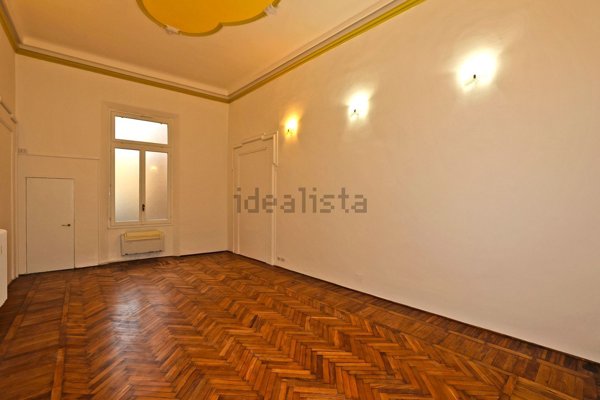ufficio in vendita a Bologna in zona Centro Storico