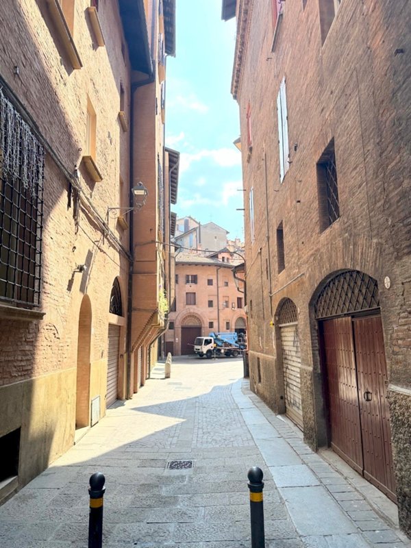 locale di sgombero in vendita a Bologna in zona Centro Storico