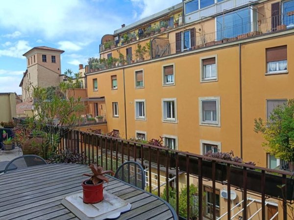 appartamento in vendita a Bologna in zona Centro Storico