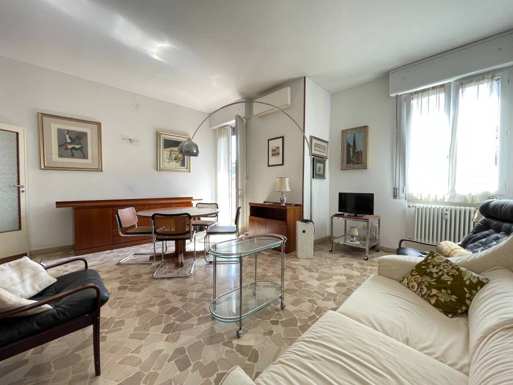 appartamento in vendita a Bologna in zona Saragozza