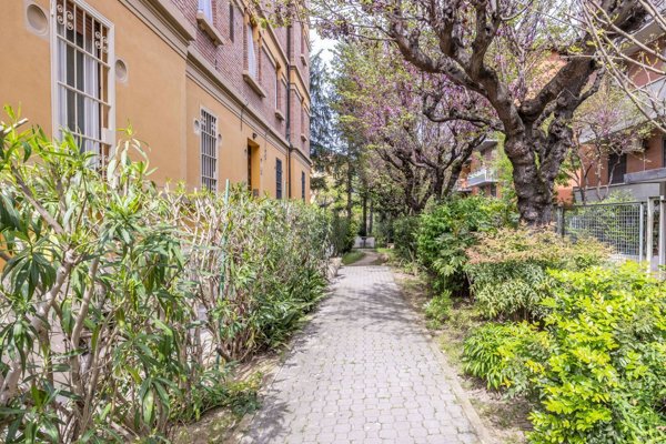 appartamento in vendita a Bologna in zona Saragozza