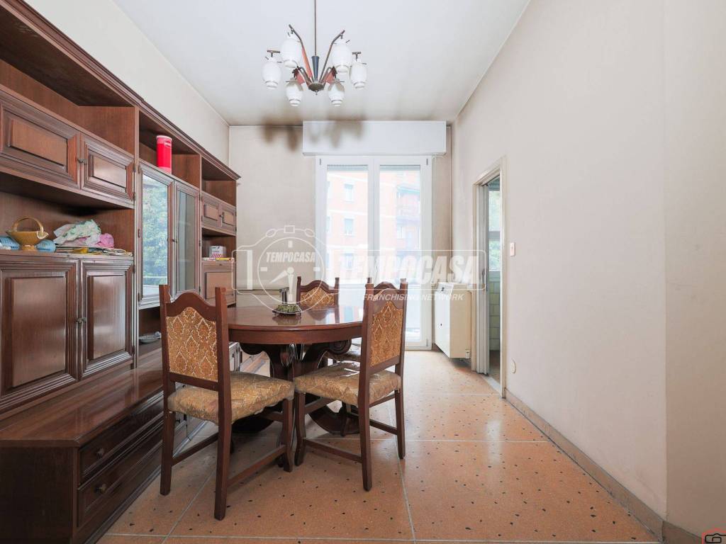 appartamento in vendita a Bologna in zona Saragozza