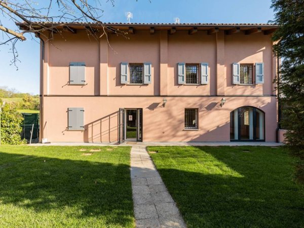 casa indipendente in vendita a Bologna in zona Colli