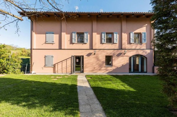 casa indipendente in vendita a Bologna in zona Colli