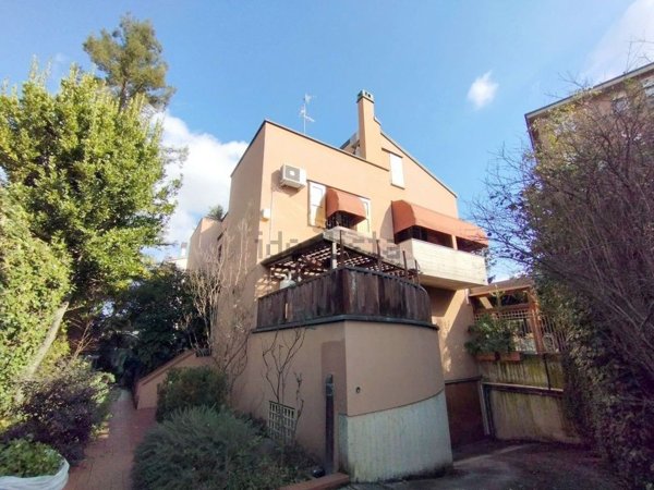 casa indipendente in vendita a Bologna in zona Reno