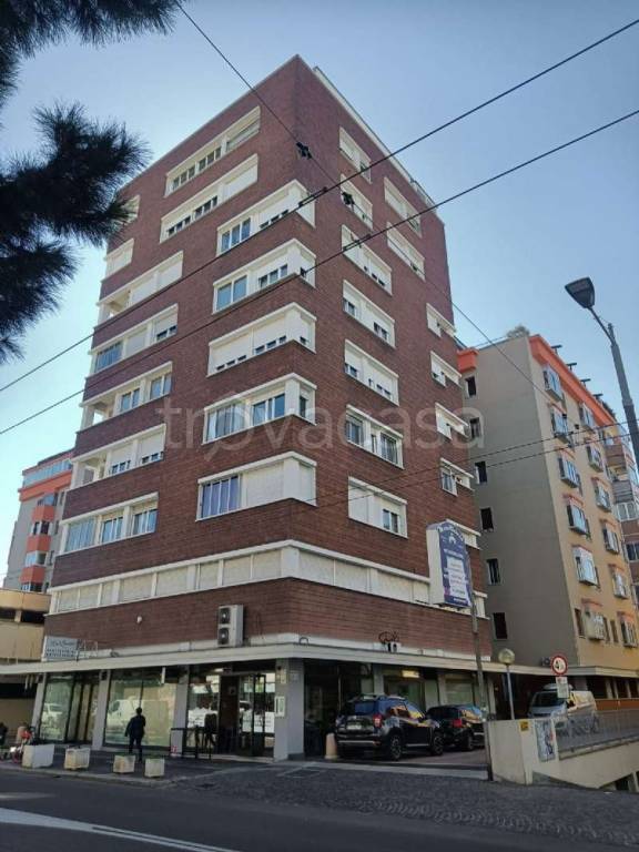 locale commerciale in vendita a Bologna in zona Savena