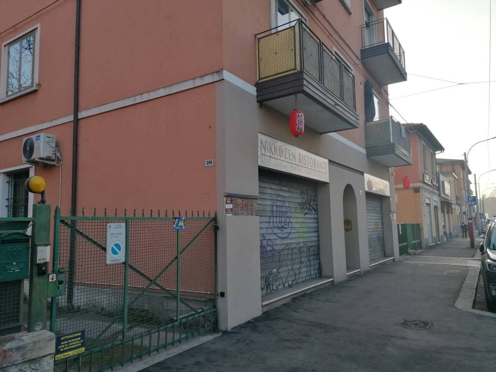 negozio in vendita a Bologna in zona Andrea Costa