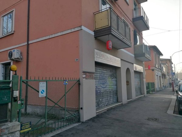 negozio in vendita a Bologna in zona Andrea Costa