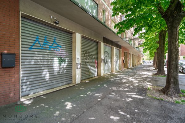negozio in vendita a Bologna in zona Bolognina