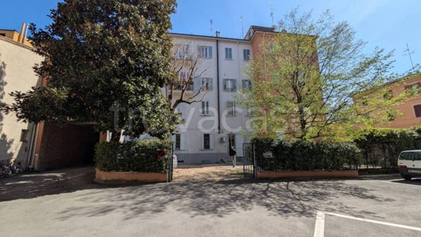 negozio in vendita a Bologna in zona Saffi