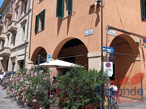 negozio in vendita a Bologna in zona San Vitale