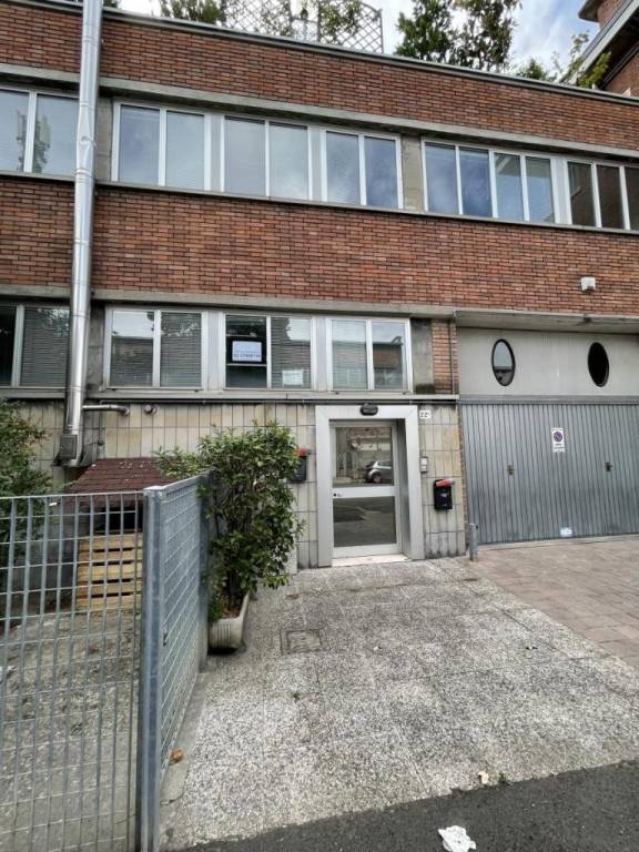 ufficio in vendita a Bologna in zona Borgo Panigale
