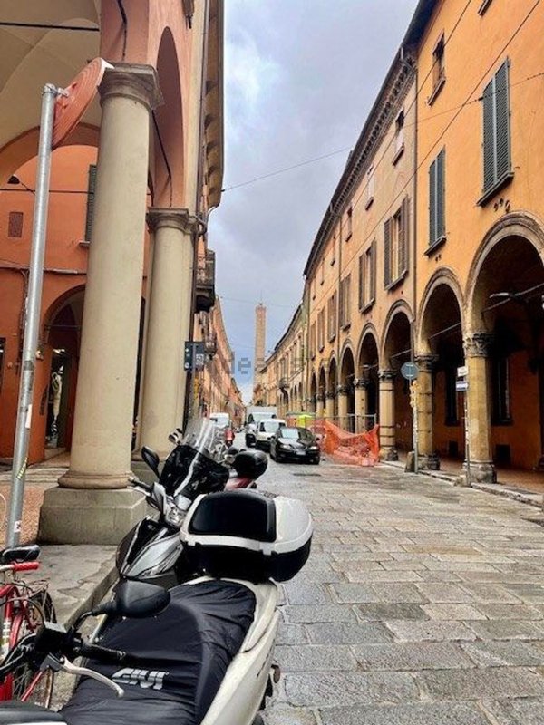 locale di sgombero in vendita a Bologna in zona Centro Storico