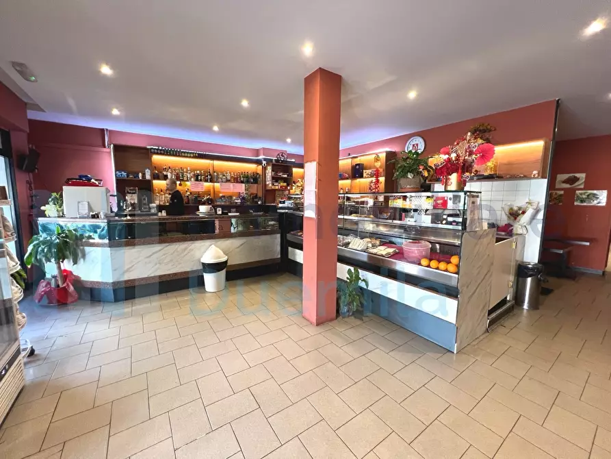 locale commerciale in vendita a Bologna in zona Corticella