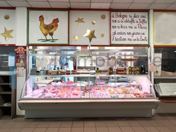 negozio in vendita a Bologna in zona Savena