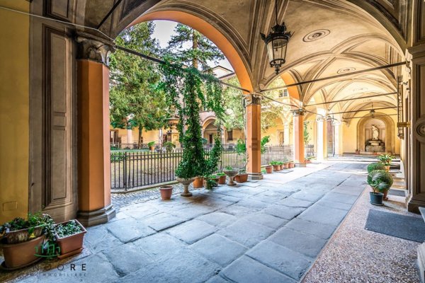appartamento in vendita a Bologna in zona Santo Stefano
