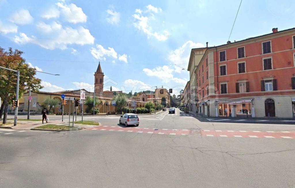 negozio in vendita a Bologna in zona Santo Stefano