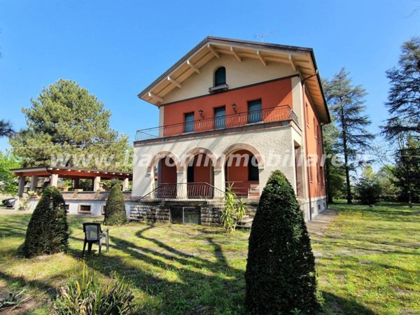 casa indipendente in vendita a Bologna in zona Aeroporto