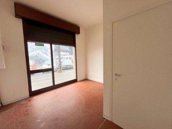 negozio in vendita a Bologna in zona Bolognina