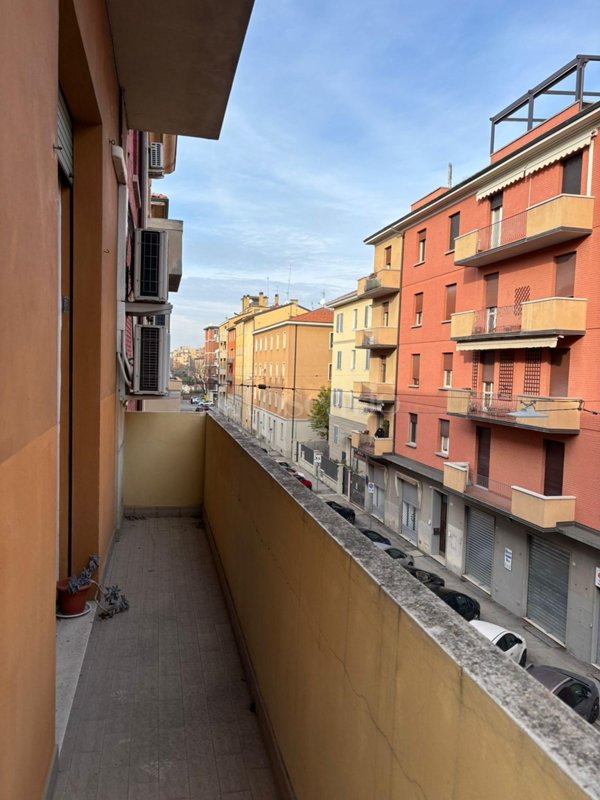 casa indipendente in vendita a Bologna in zona Saffi