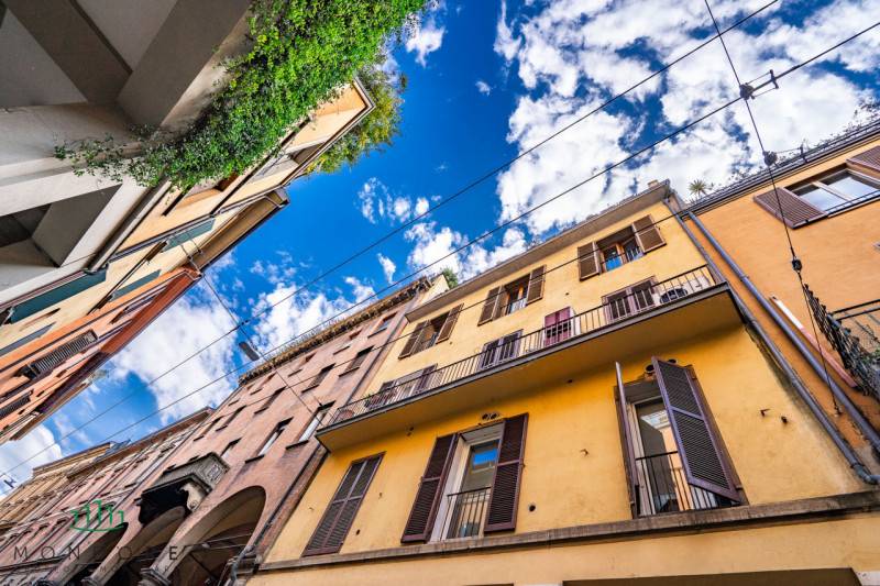 negozio in vendita a Bologna in zona Centro Storico