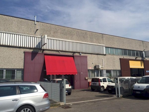 locale di sgombero in vendita a Bologna