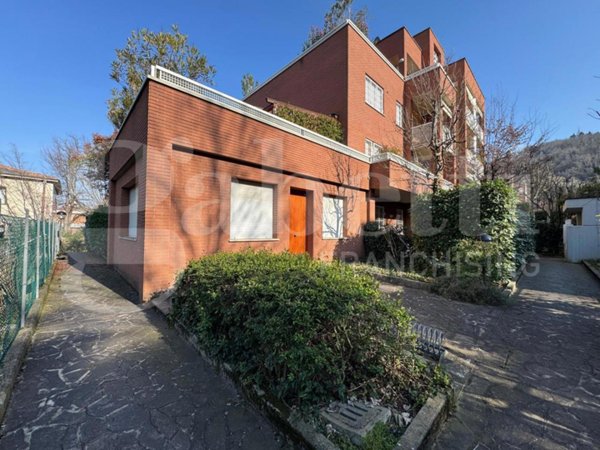 appartamento in vendita a Bologna in zona Saragozza