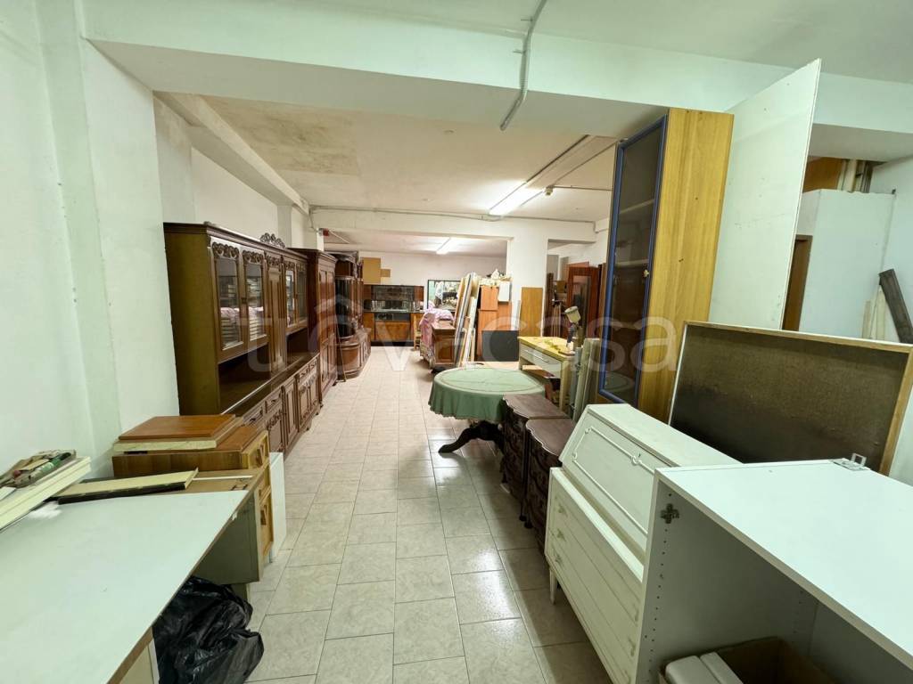 locale commerciale in vendita a Bologna in zona Borgo Panigale