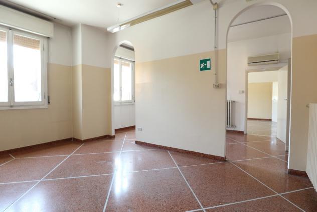 ufficio in vendita a Bologna in zona Saragozza