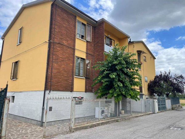intera palazzina in vendita a Bologna in zona Savena
